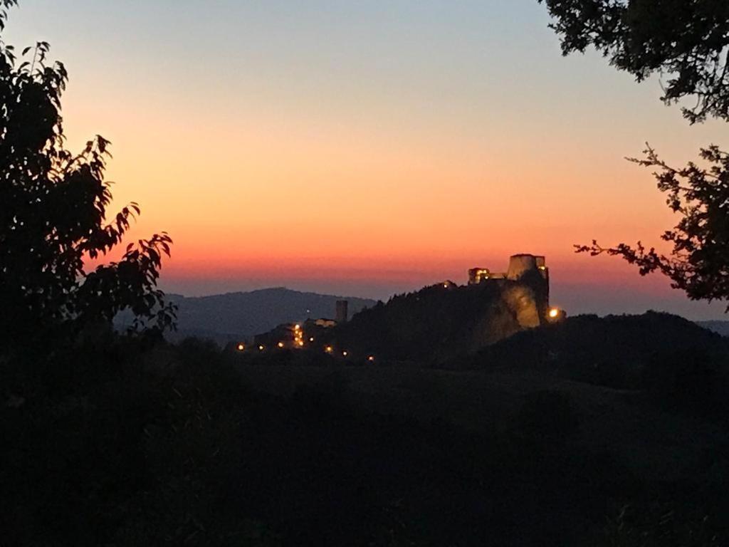 Dalla Fortezza Al Mare - La Vostra Casa A San Leo Exterior foto